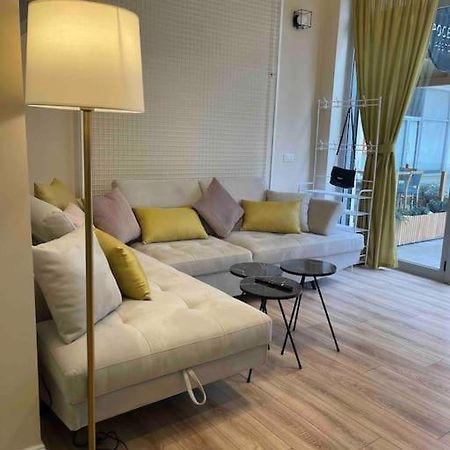 Lovely Apartment In Pogradec City With A Lake View Екстер'єр фото