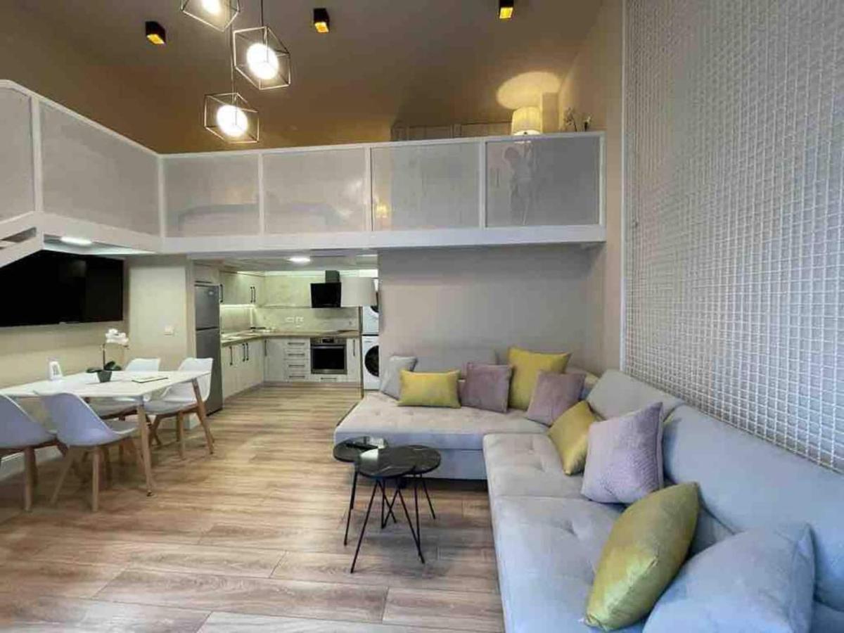 Lovely Apartment In Pogradec City With A Lake View Екстер'єр фото