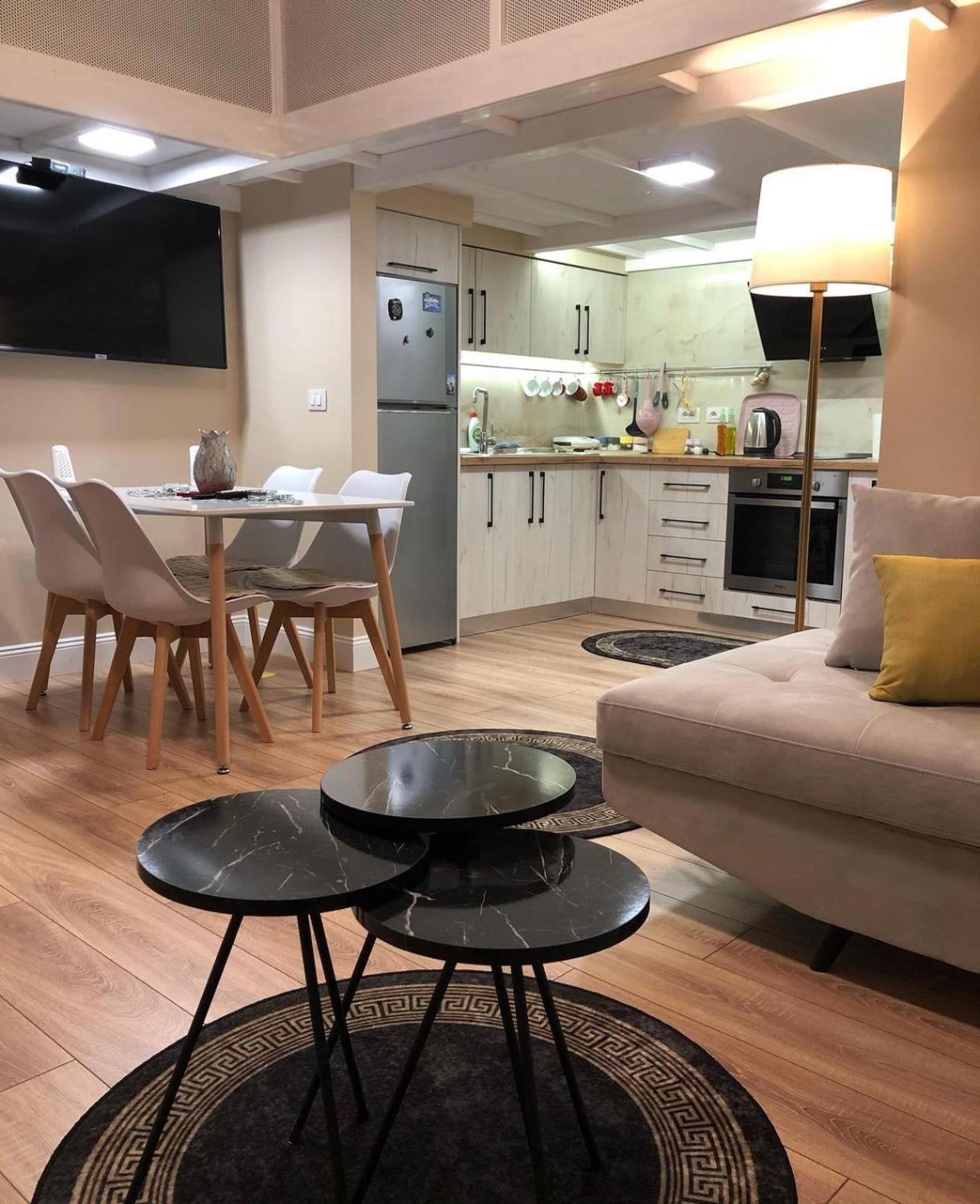 Lovely Apartment In Pogradec City With A Lake View Екстер'єр фото