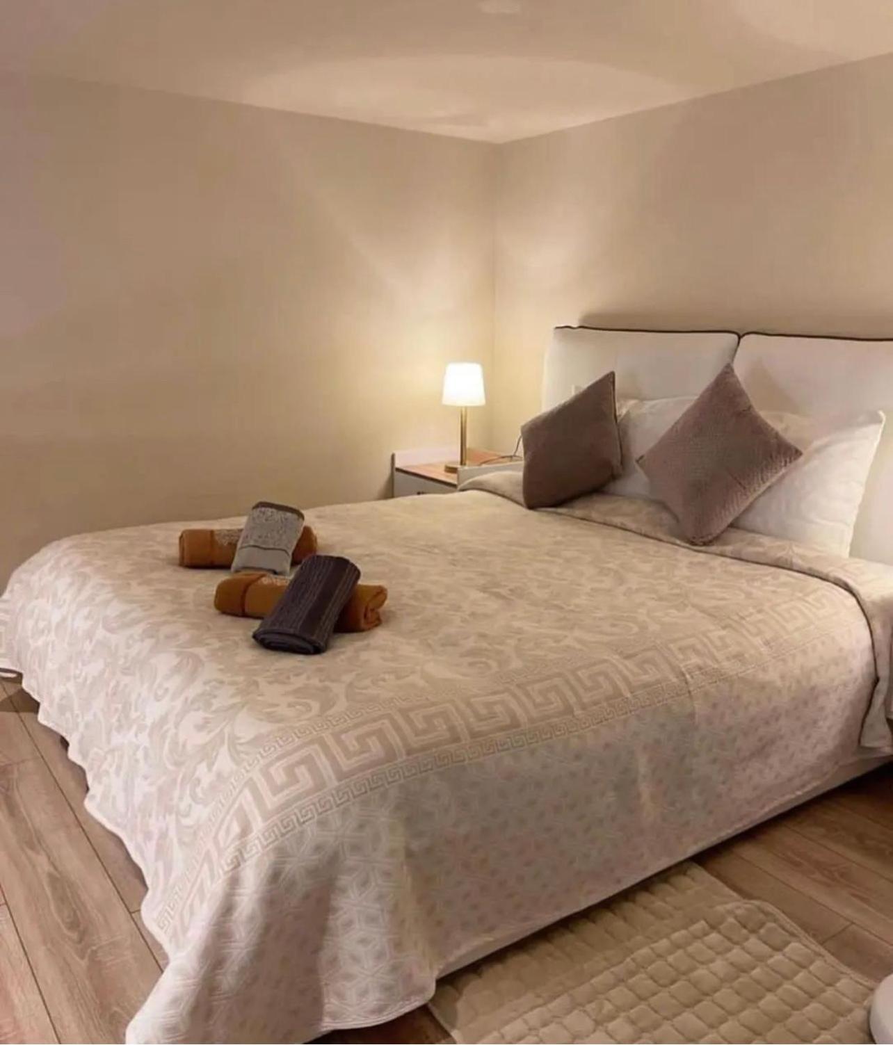 Lovely Apartment In Pogradec City With A Lake View Екстер'єр фото